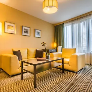 Western Olives - Free Pool & Parking Otel